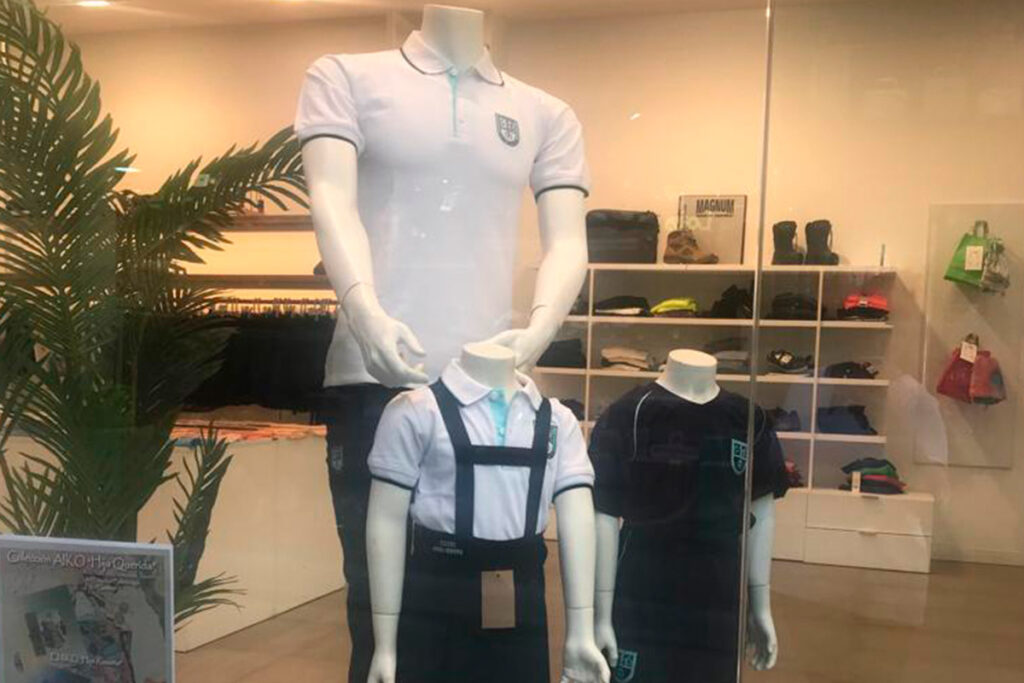 uniforme colegio maria nebrera